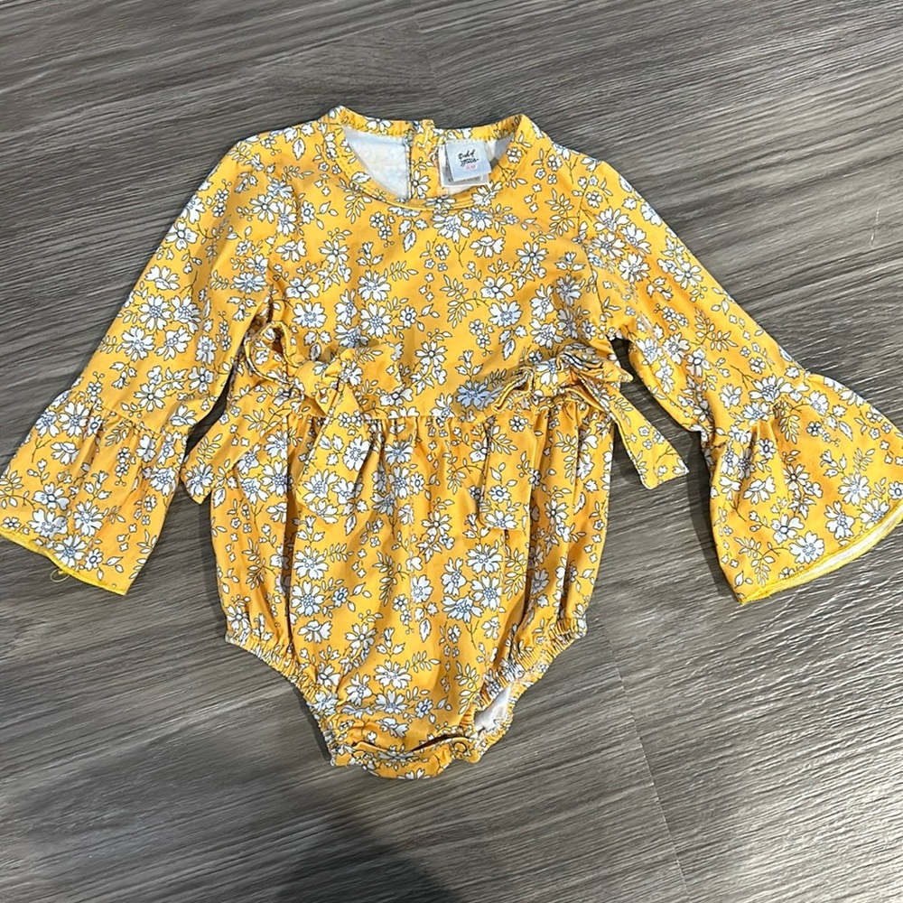 Infant girl romper top